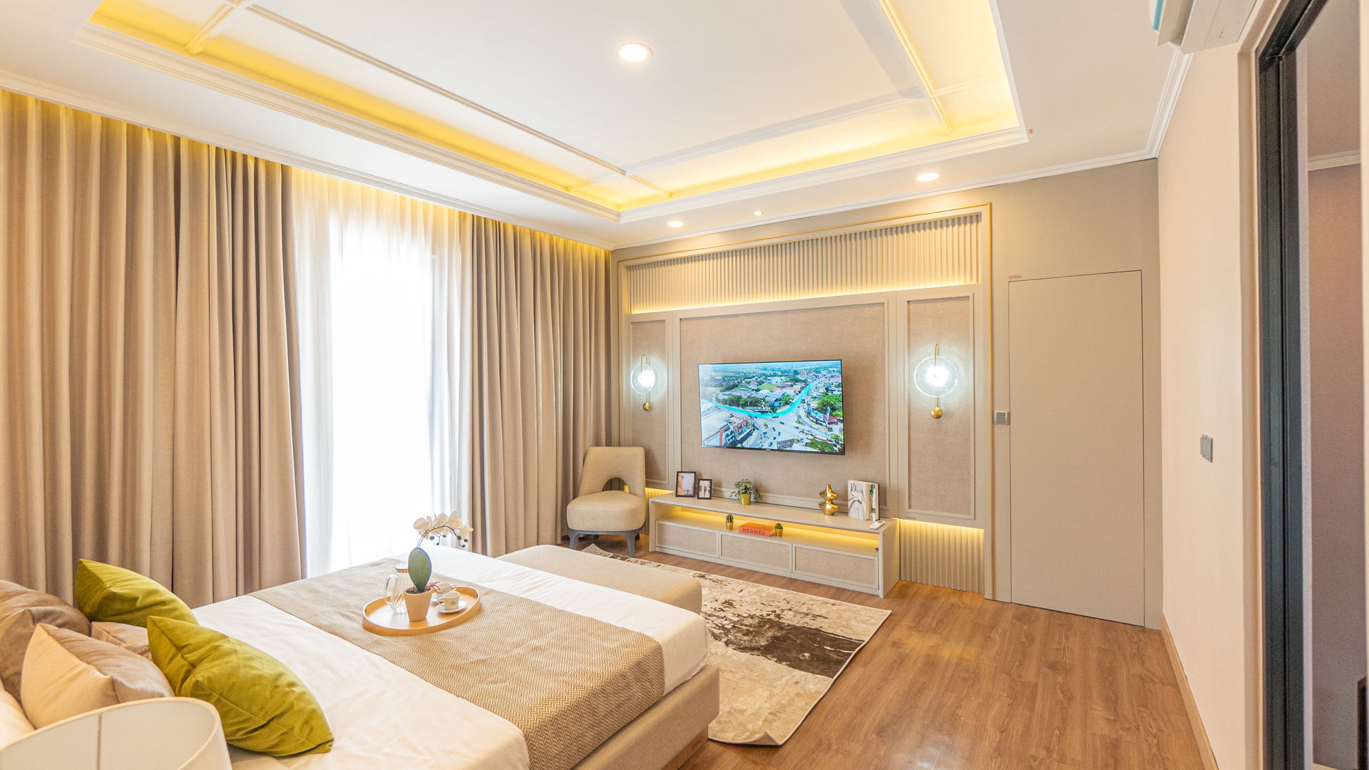 Master Bedroom Saffron