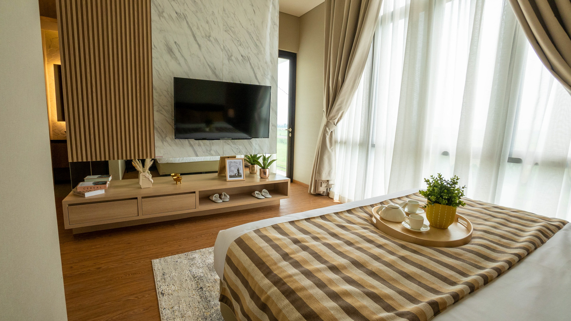Master Bedroom Lotus